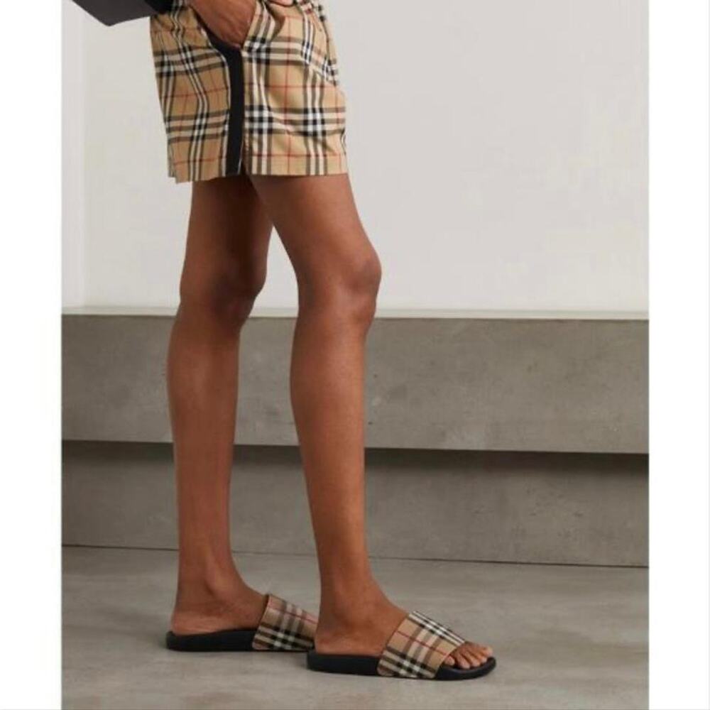 BURBERRY Check rubber slides sandals - Picture 2 of 5